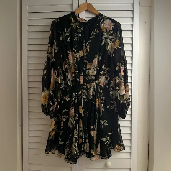 Vici Dress - Picture 13 of 14